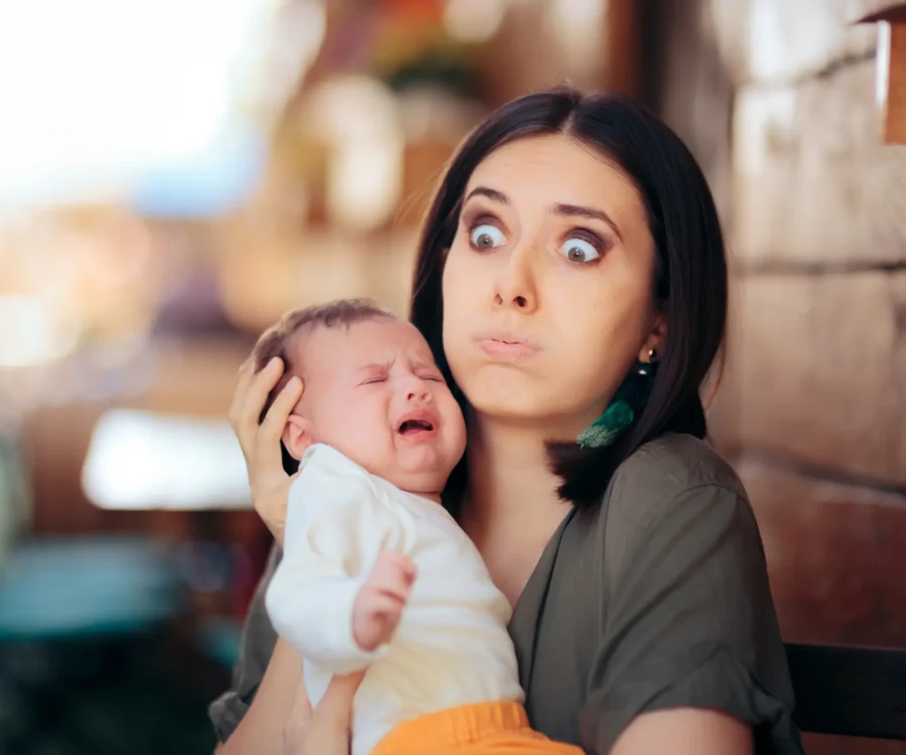 Maman désemparée par le sommeil de son bébé : choisir un accompagnement comme soutien à la parentalité